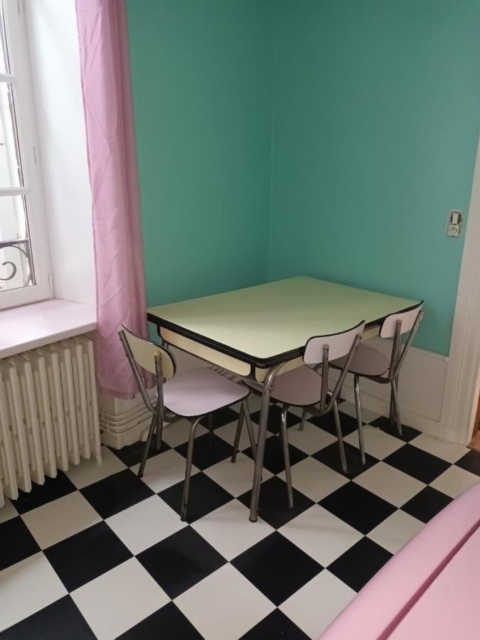 شقة Vintage ,La Capsule Temporelle Wifi Draps Parking Publique Gratuit تيير المظهر الخارجي الصورة